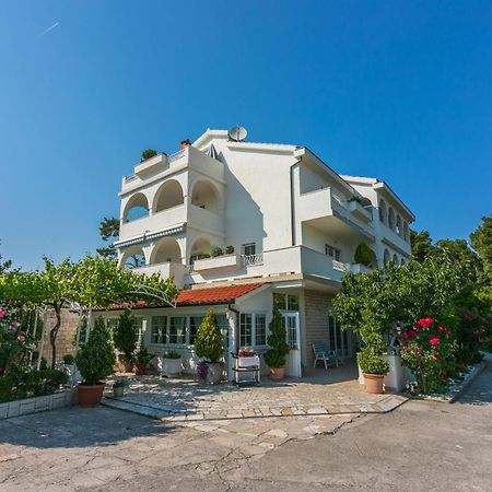 Apartments Vila Antula Banjol Luaran gambar