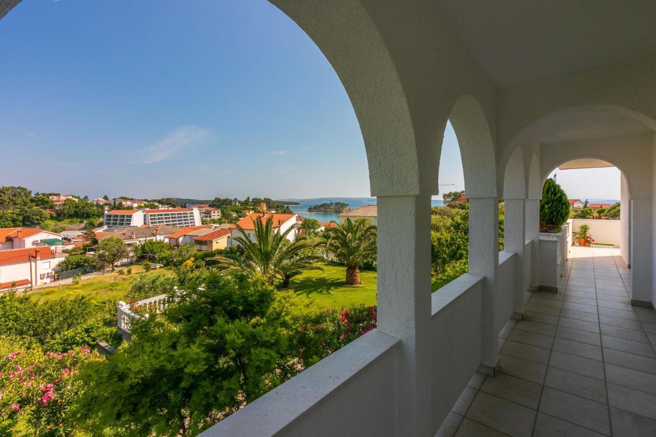 Apartments Vila Antula Banjol Luaran gambar