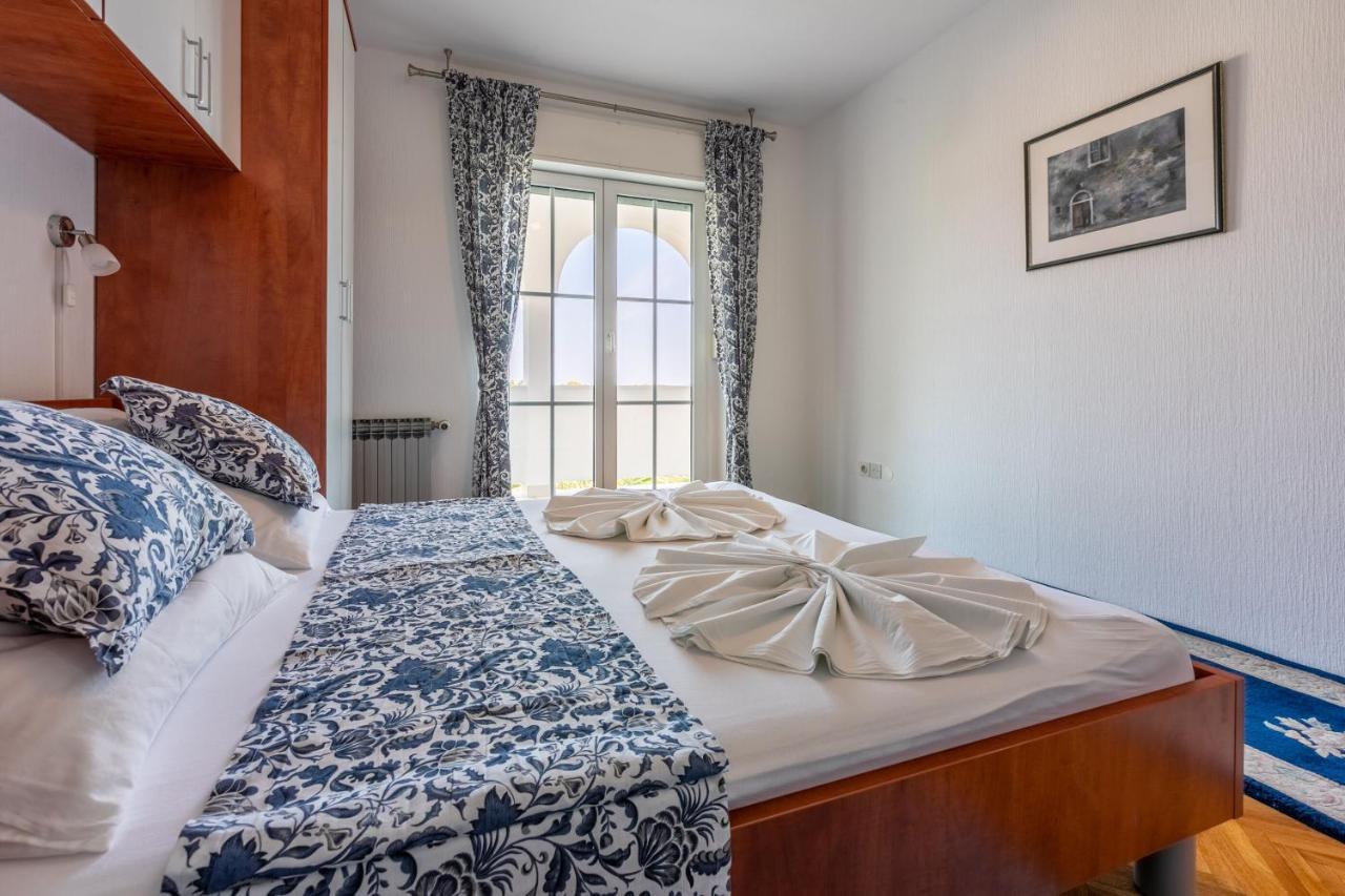 Apartments Vila Antula Banjol Luaran gambar