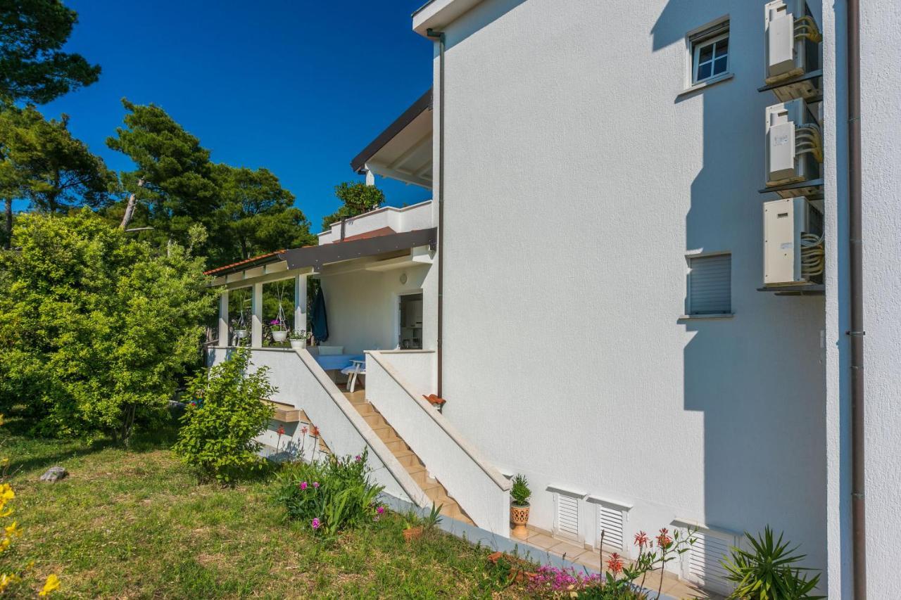 Apartments Vila Antula Banjol Luaran gambar