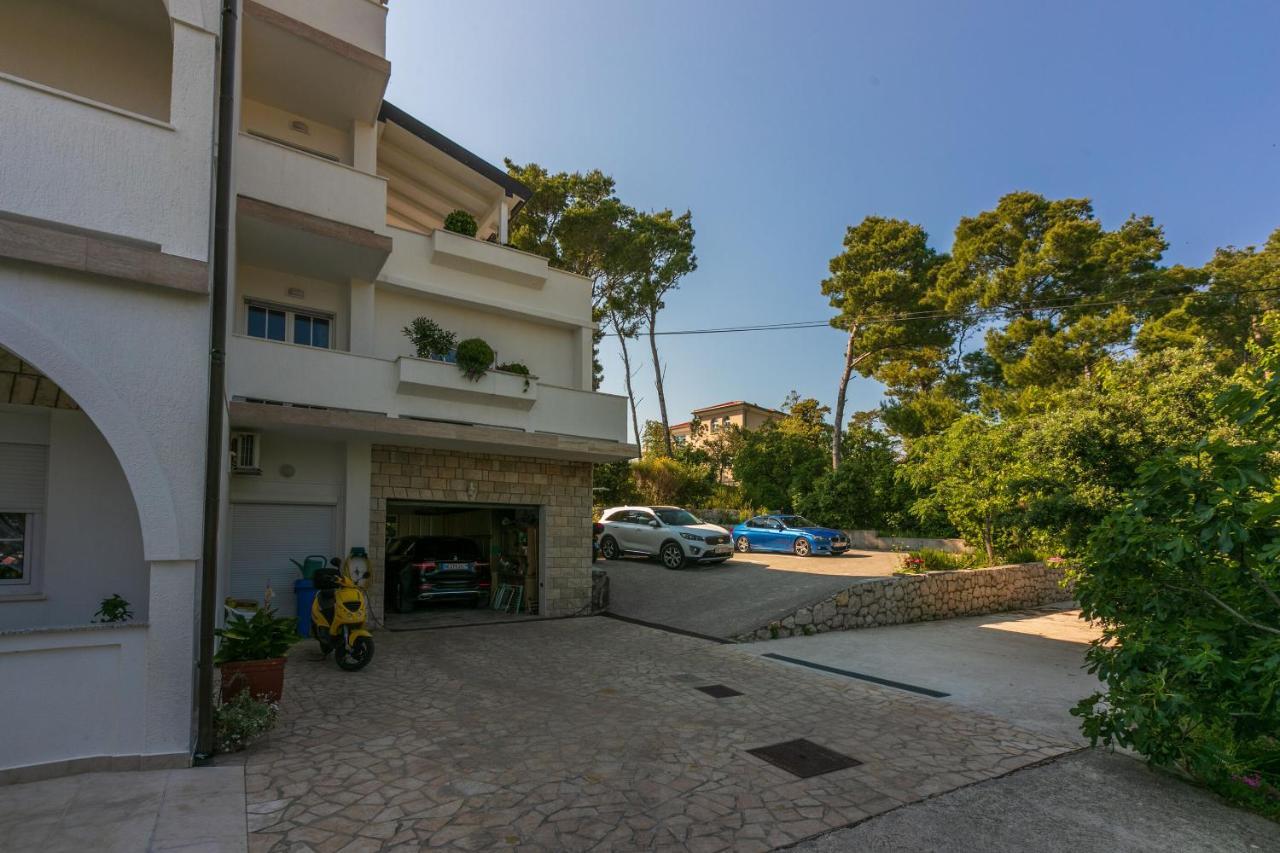 Apartments Vila Antula Banjol Luaran gambar