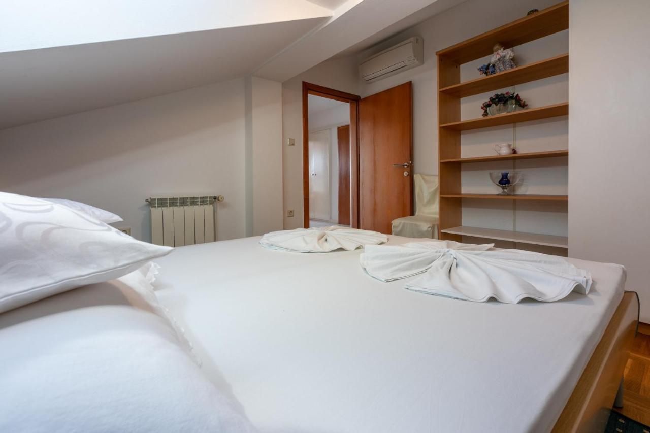 Apartments Vila Antula Banjol Luaran gambar