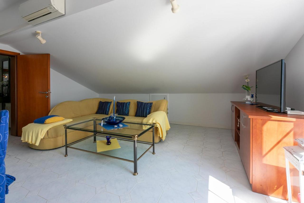 Apartments Vila Antula Banjol Luaran gambar