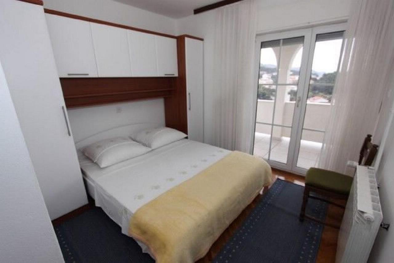 Apartments Vila Antula Banjol Luaran gambar