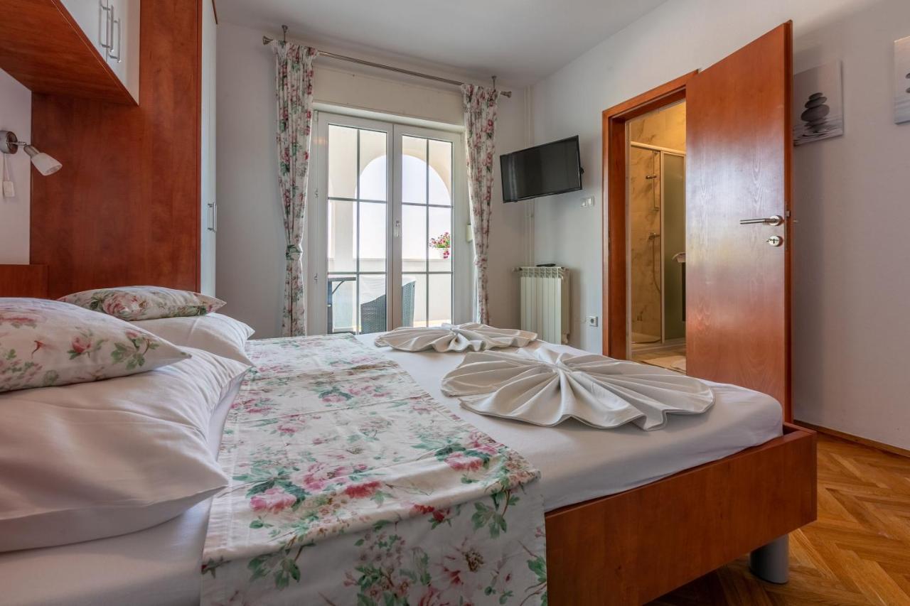 Apartments Vila Antula Banjol Luaran gambar