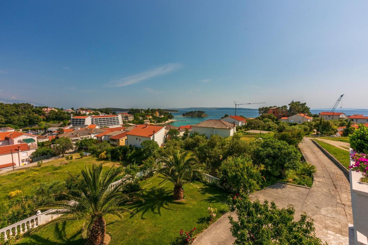 Apartments Vila Antula Banjol Luaran gambar
