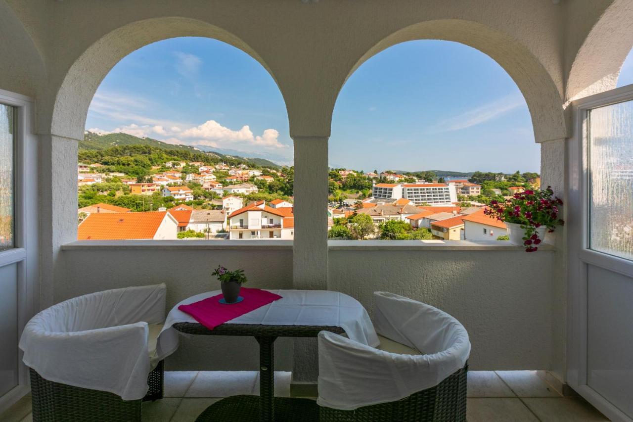 Apartments Vila Antula Banjol Luaran gambar