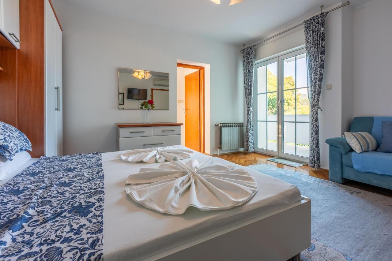 Apartments Vila Antula Banjol Luaran gambar