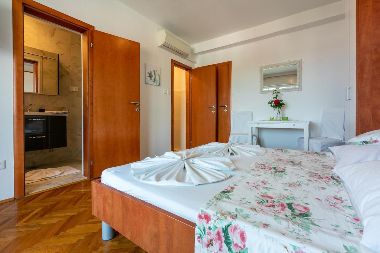 Apartments Vila Antula Banjol Luaran gambar