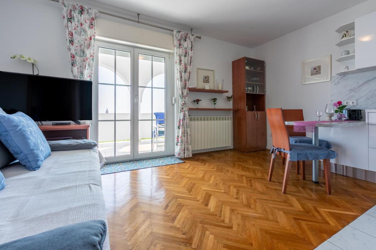 Apartments Vila Antula Banjol Luaran gambar