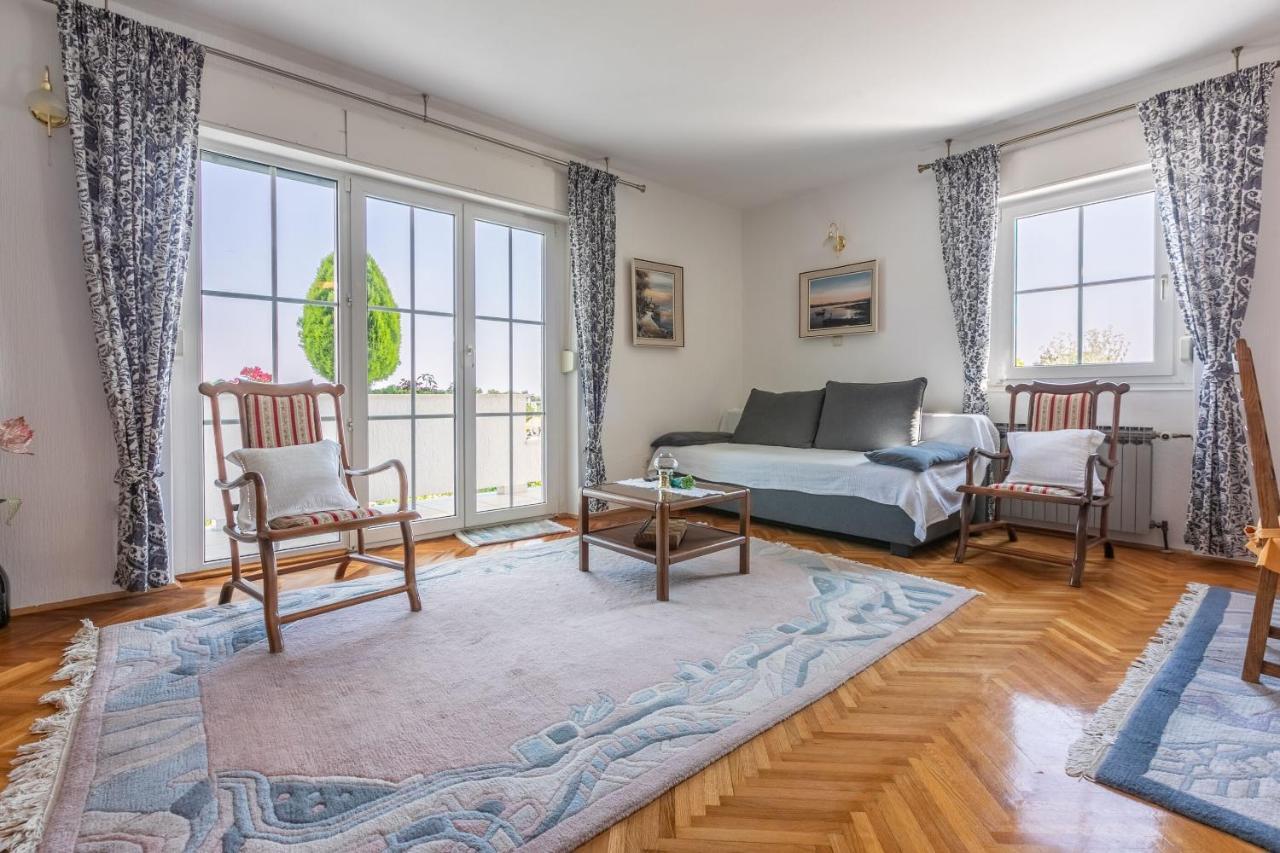 Apartments Vila Antula Banjol Luaran gambar
