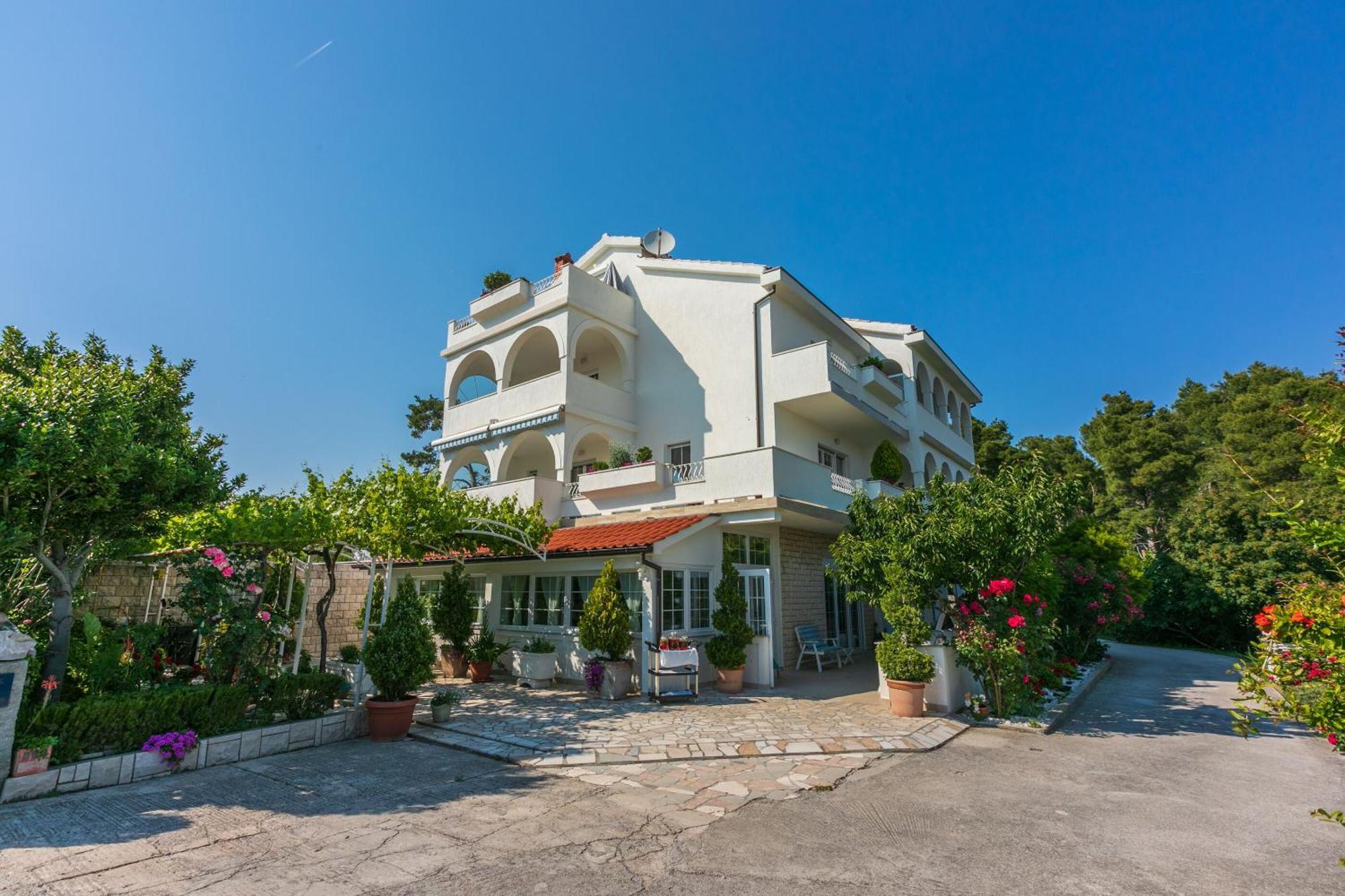 Apartments Vila Antula Banjol Luaran gambar